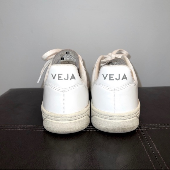 Veja V-10 Low-Top Sneakers in Extra White - Picture 5 of 7